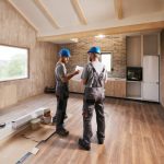 Quels matériaux utilise un charpentier pour une charpente moderne ?