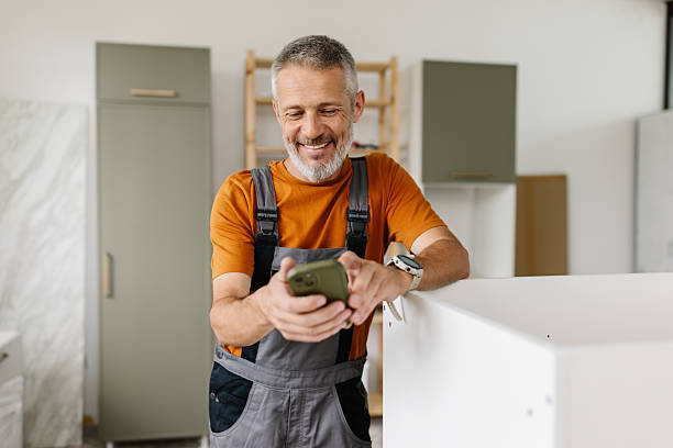 Un diplôme de charpentier garantit la reconnaissance des compétences. En effet, il crédibilise le savoir-faire auprès des clients