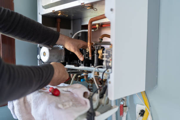 Un chauffagiste installe, entretient et dépanne les systèmes de chauffage. En effet, il maîtrise plusieurs énergies comme le gaz,