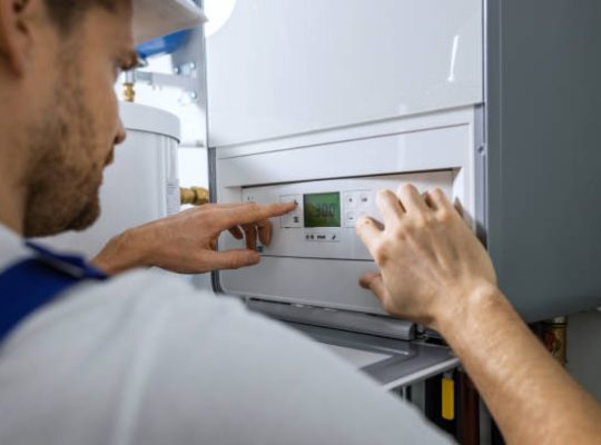 Un chauffagiste est un professionnel du confort thermique. En effet, il installe, entretient et dépanne les systèmes de chauffage.