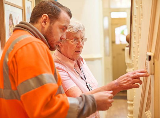 Un chauffagiste doit posséder certaines certifications pour exercer légalement son métier. En effet, ces qualifications garantissent la qualité