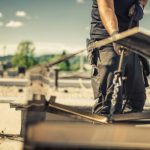 Quels conseils un ramoneur donne-t-il pour éviter les feux de cheminée ?