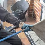 Un ramoneur peut-il réaliser un débistrage ?