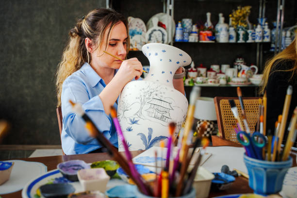 Le métier de peintre décorateur exige une solide formation professionnelle pour garantir un travail de qualité. De plus.