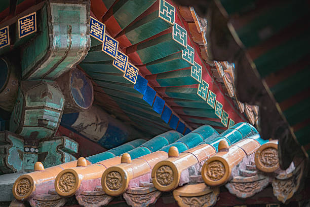 Le prix d’un peintre décorateur dépend de nombreux critères. Ensuite, il varie selon l’état des murs. De plus, la région influence