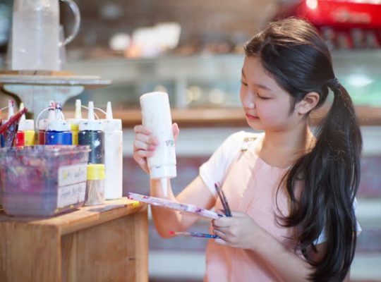 Le coût d’un peintre décorateur varie selon plusieurs critères précis. Ainsi. La taille de la pièce influence beaucoup le tarif final.